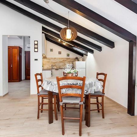 Rovigno Bella Sea View Apartment Bagian luar foto