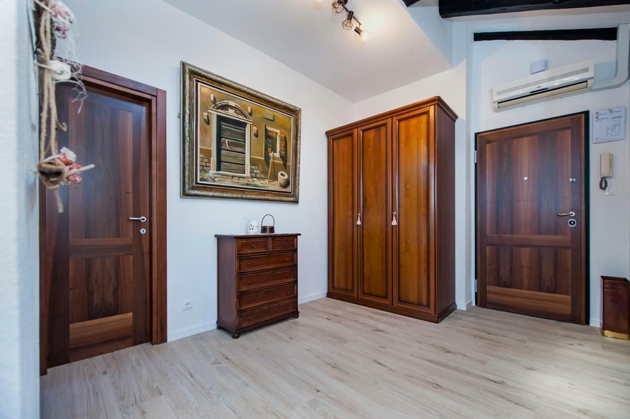Rovigno Bella Sea View Apartment Bagian luar foto