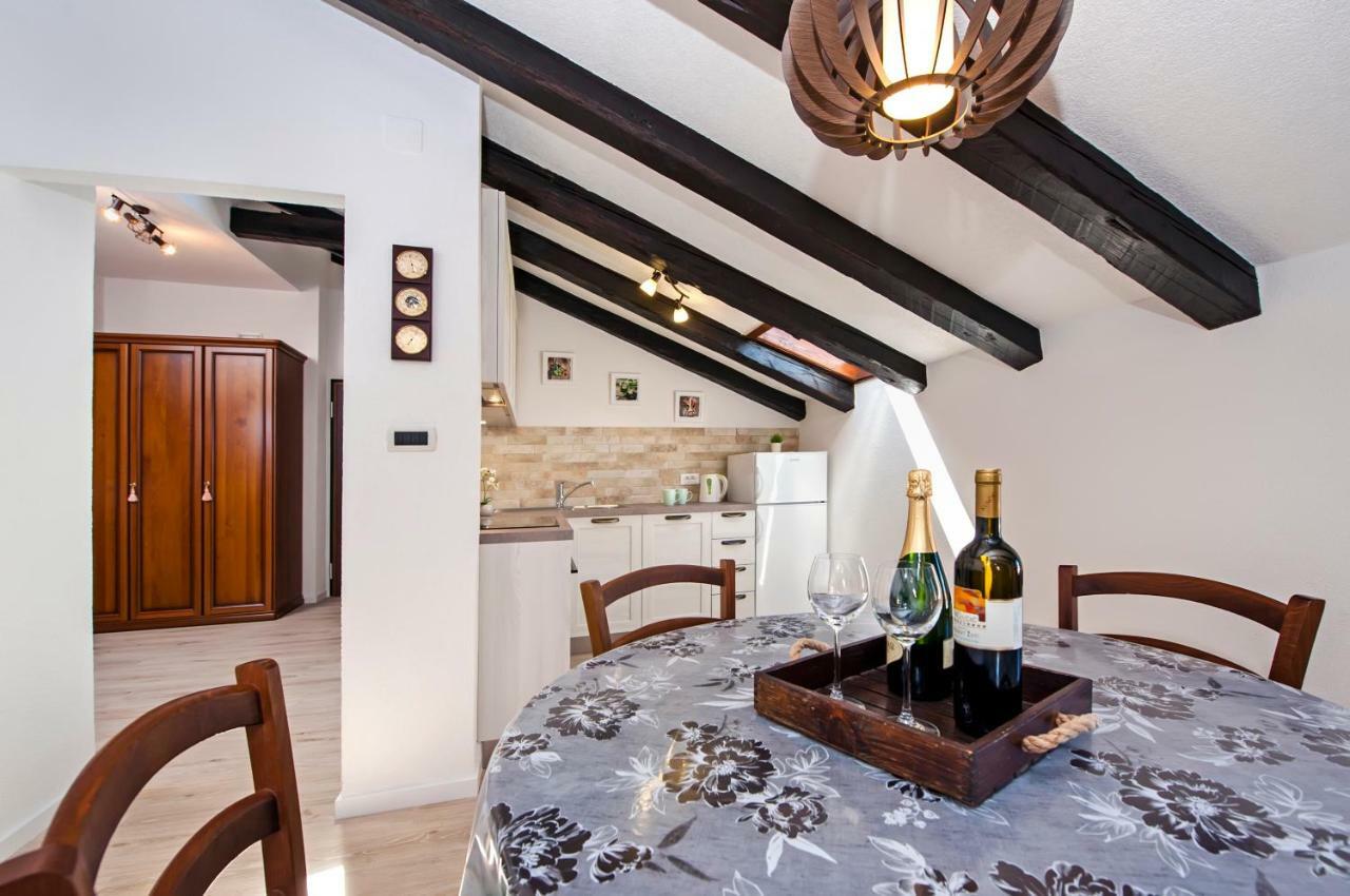 Rovigno Bella Sea View Apartment Bagian luar foto