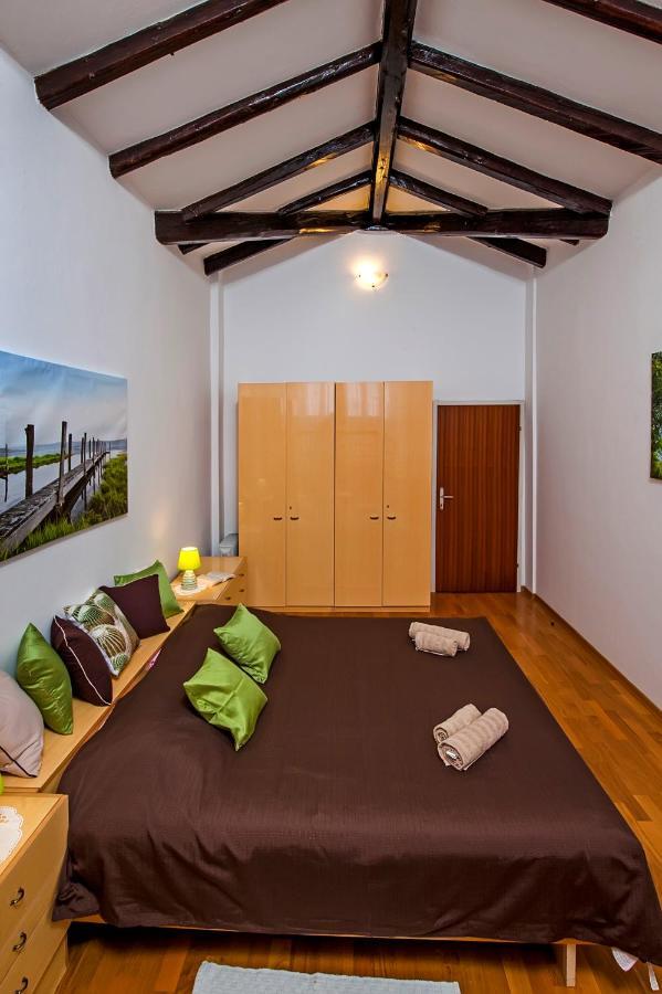 Rovigno Bella Sea View Apartment Bagian luar foto