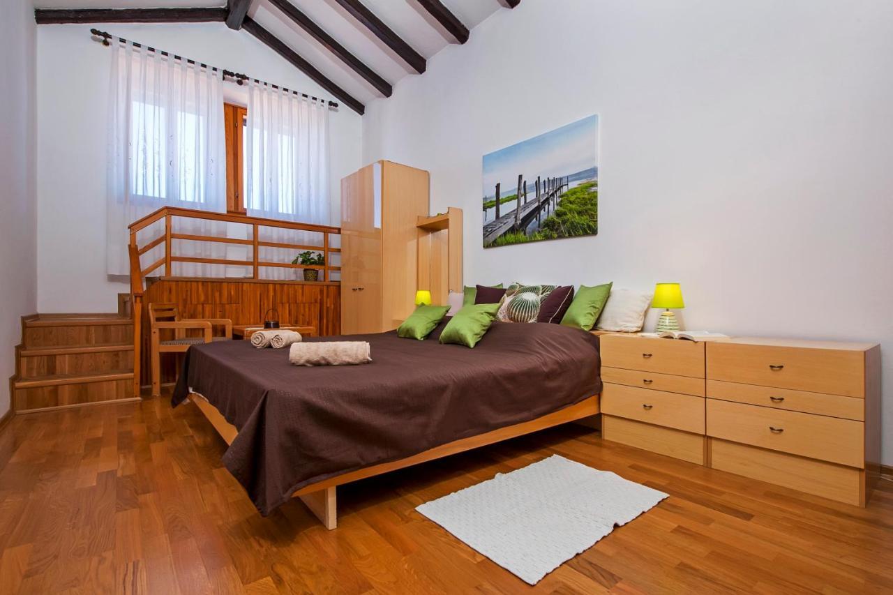 Rovigno Bella Sea View Apartment Bagian luar foto