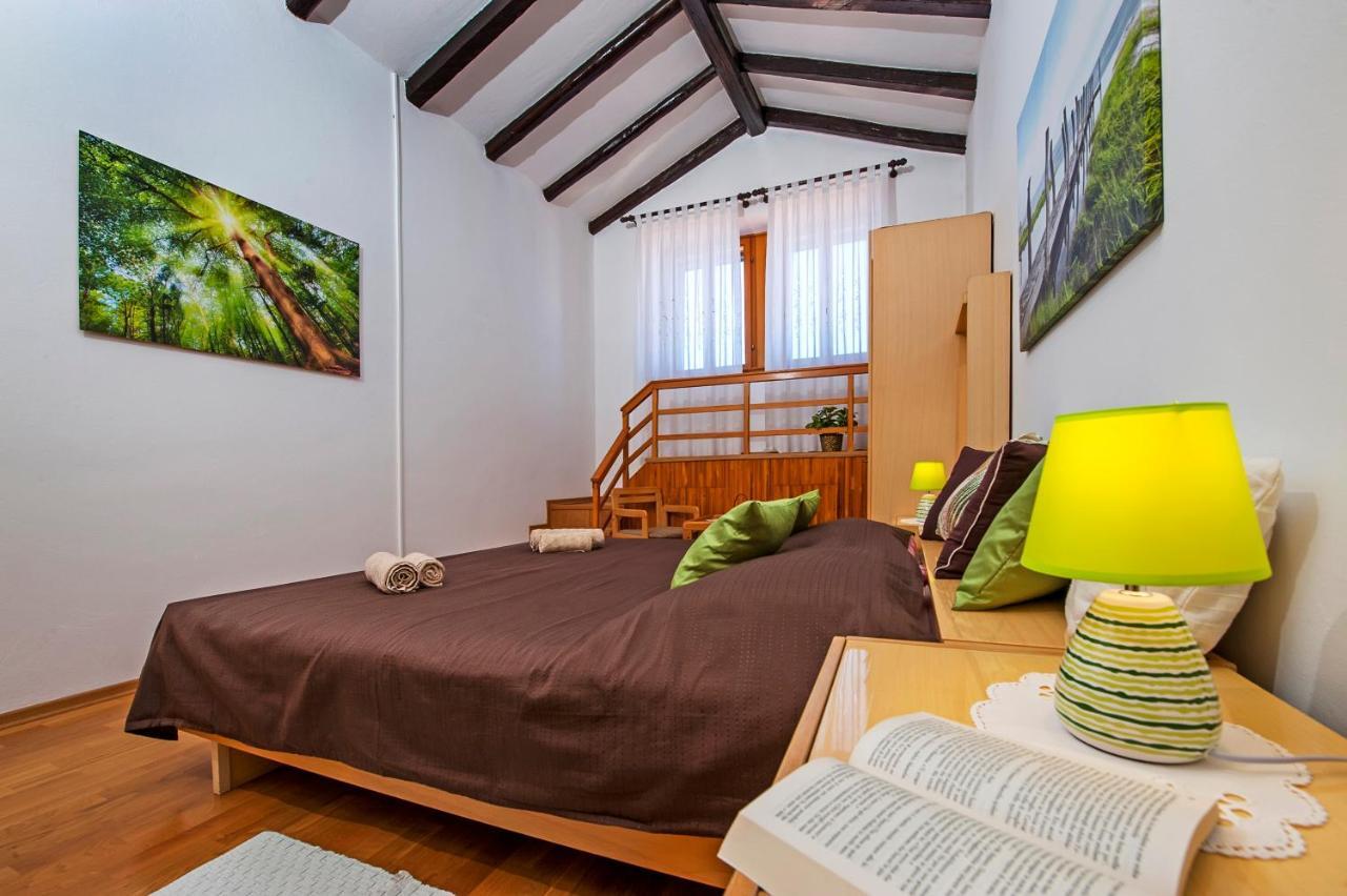Rovigno Bella Sea View Apartment Bagian luar foto