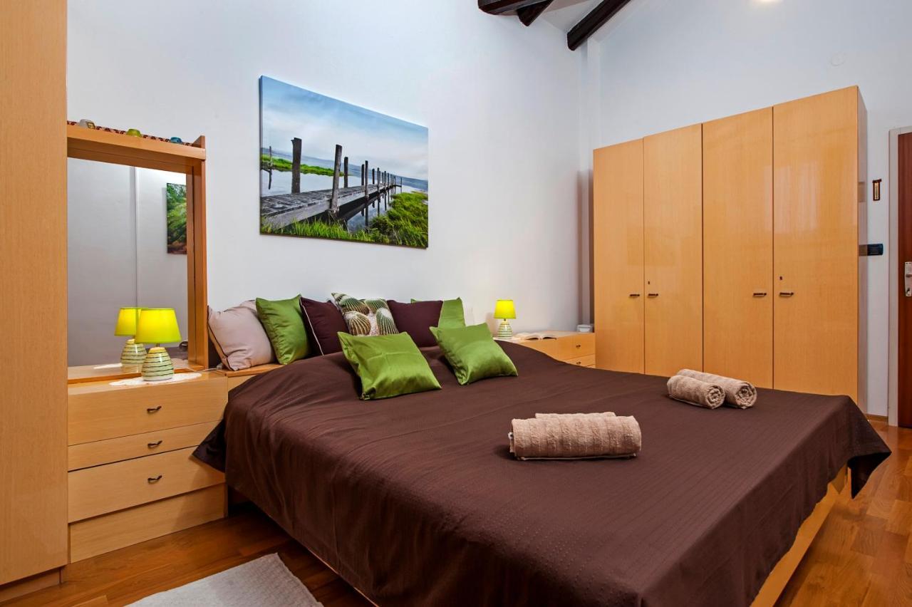 Rovigno Bella Sea View Apartment Bagian luar foto